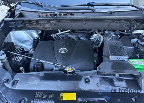 2017 Toyota Highlander Se z USA, uszkodzony, nr VIN 5TDJZRFH6HS359955